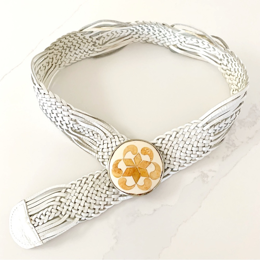 MOTIF56 Braided Genuine Leather Moroccan Belt In White With A Round Shel… - Picture 4 of 11